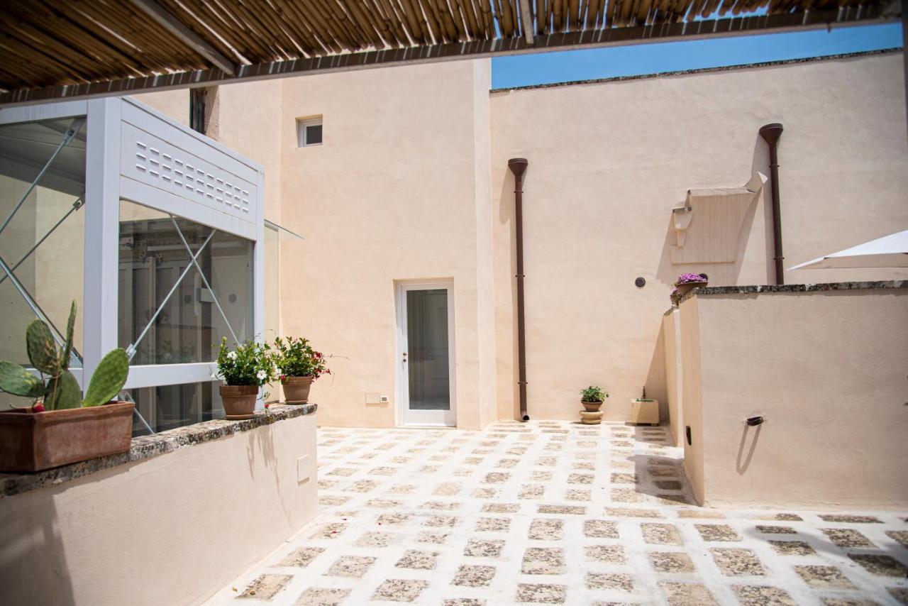 Palazzo Garibaldi - Luxury Suites Galatina Zewnętrze zdjęcie